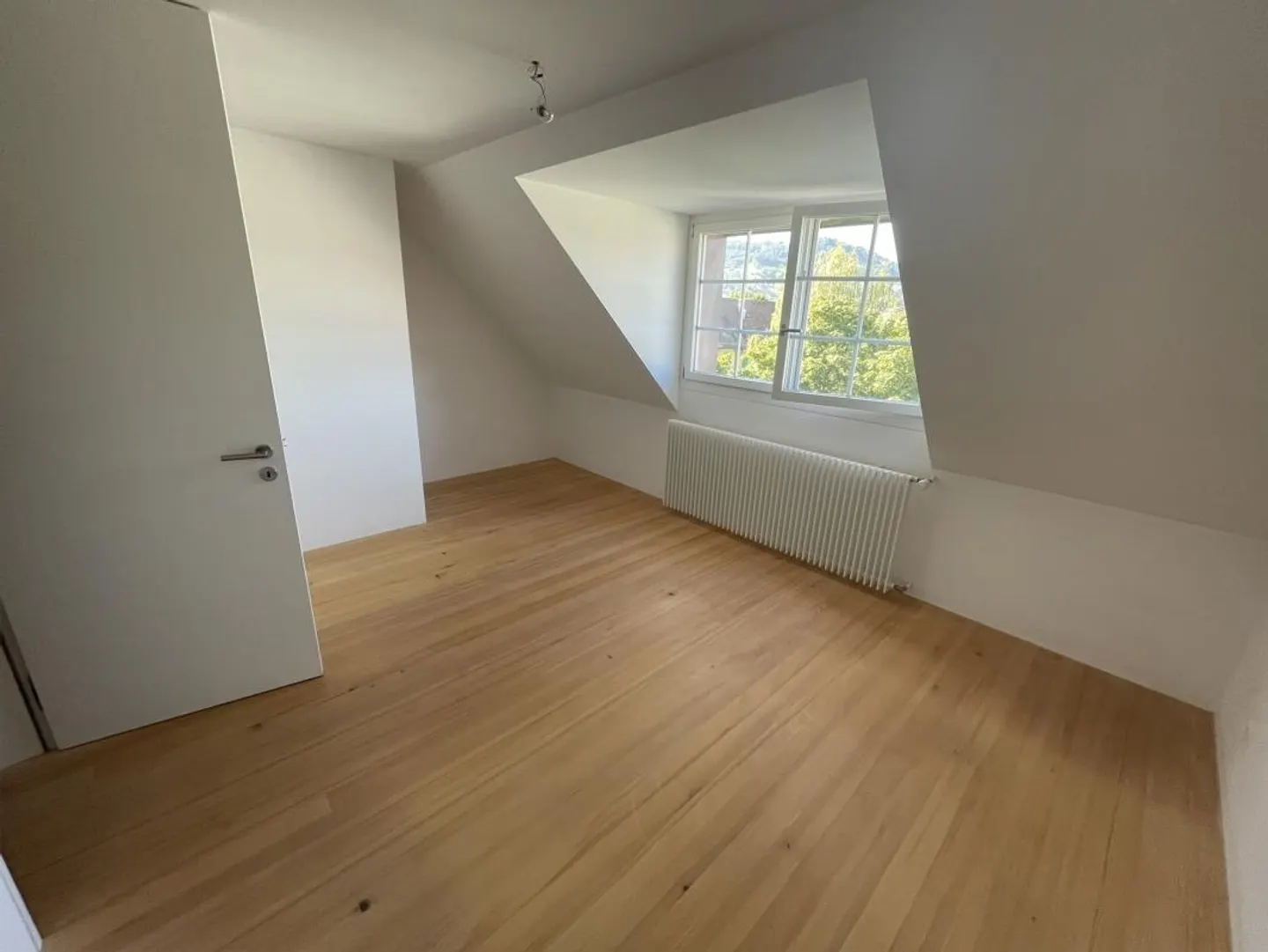 Loft-style 2.5-room penthouse with gallery and charm - Photo 9 of 15