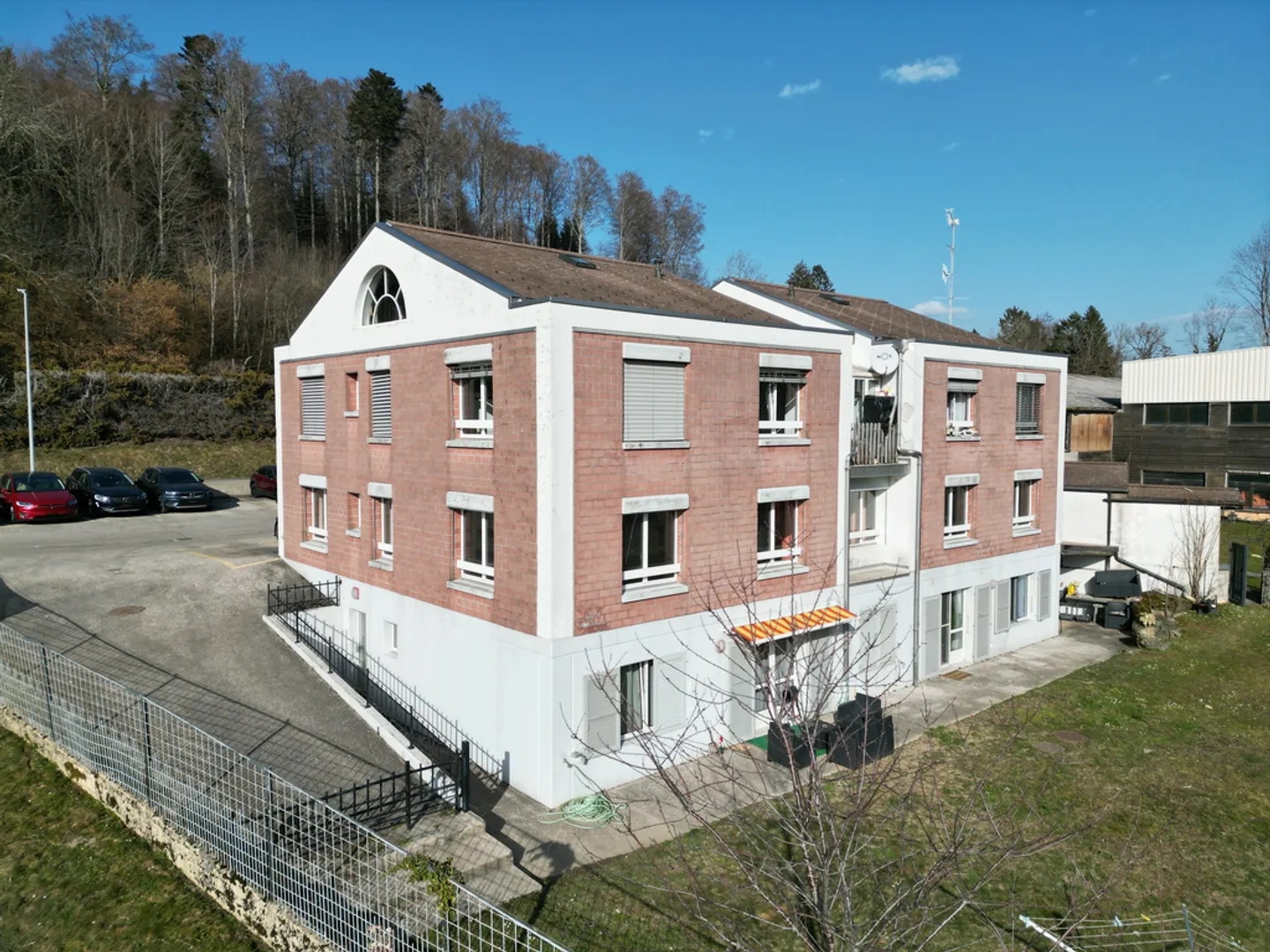 4-room apartment - Photo 1 of 8