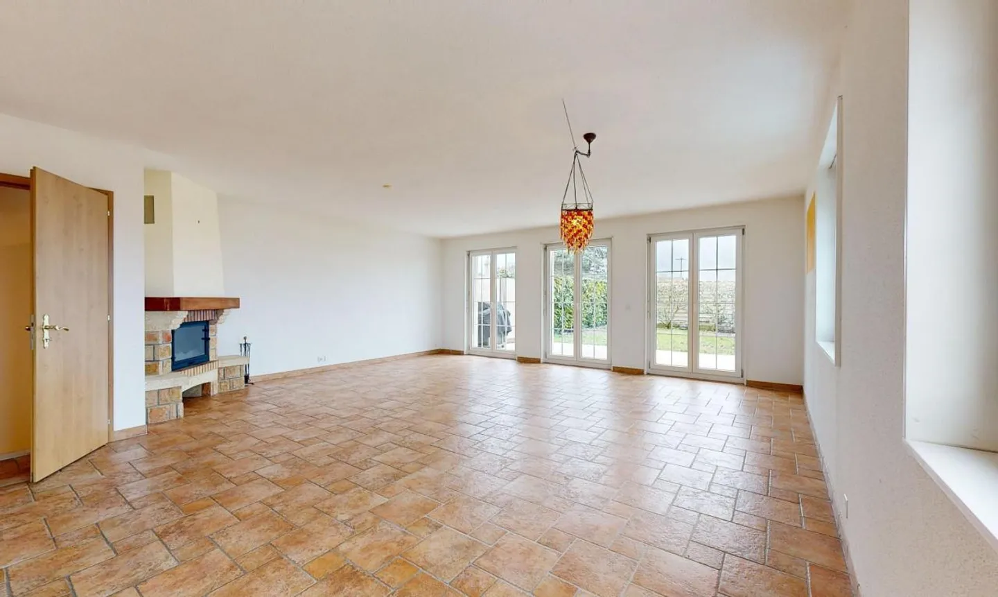 Pretty semi-detached house with 5.5 rooms in absolute calm in Sullens - Photo 1 of 13