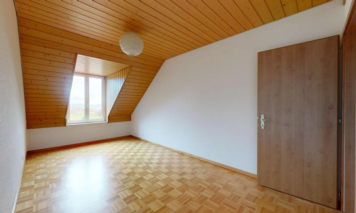 Pretty semi-detached house with 5.5 rooms in absolute calm in Sullens - Photo 9 of 13