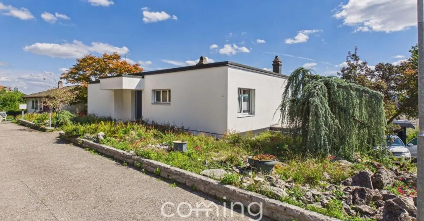 Modernized 7.5-room single-family house with a panoramic view in Lohn-Ammannsegg - Photo 2 of 12