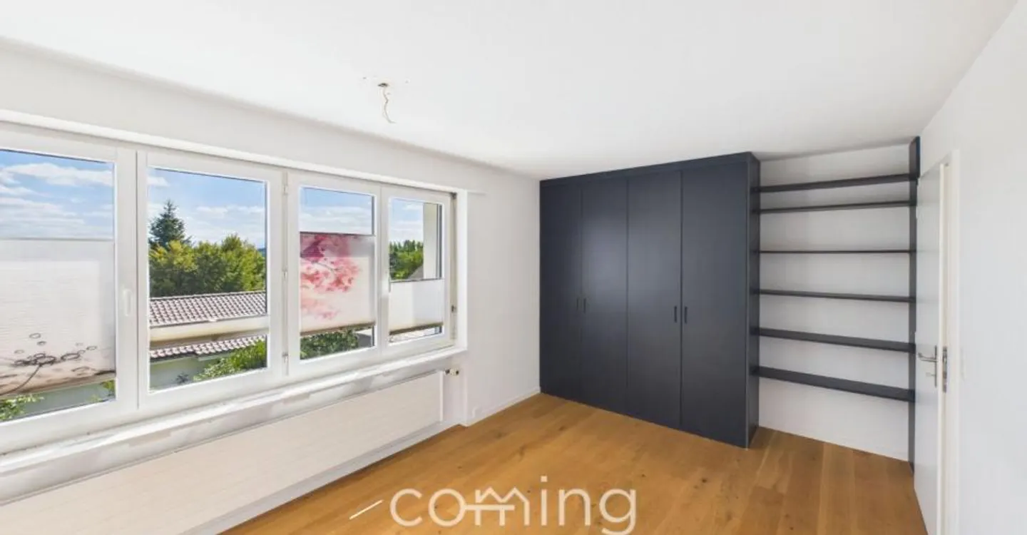 Modernized 7.5-room single-family house with a panoramic view in Lohn-Ammannsegg - Photo 4 of 12