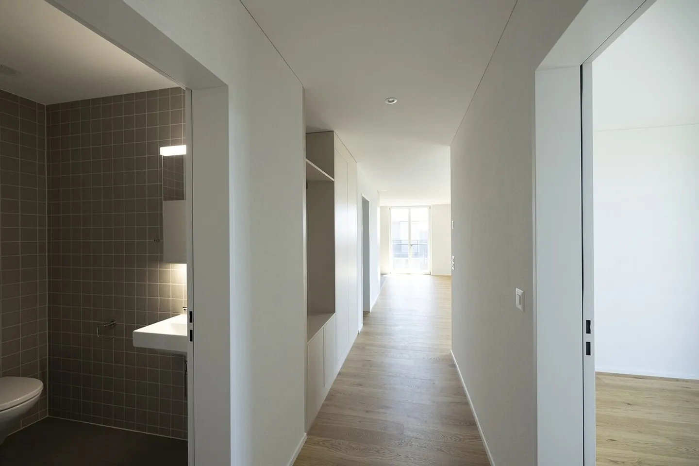 AUTUMN PROMOTION - 1 Month Free Living and CHF 1,000 Coop Voucher - FIRST RENTAL BAHNWEID in Deitingen HIGH-QUALITY LIVING IN MODERN ARCHITECTURE - Photo 1 of 13