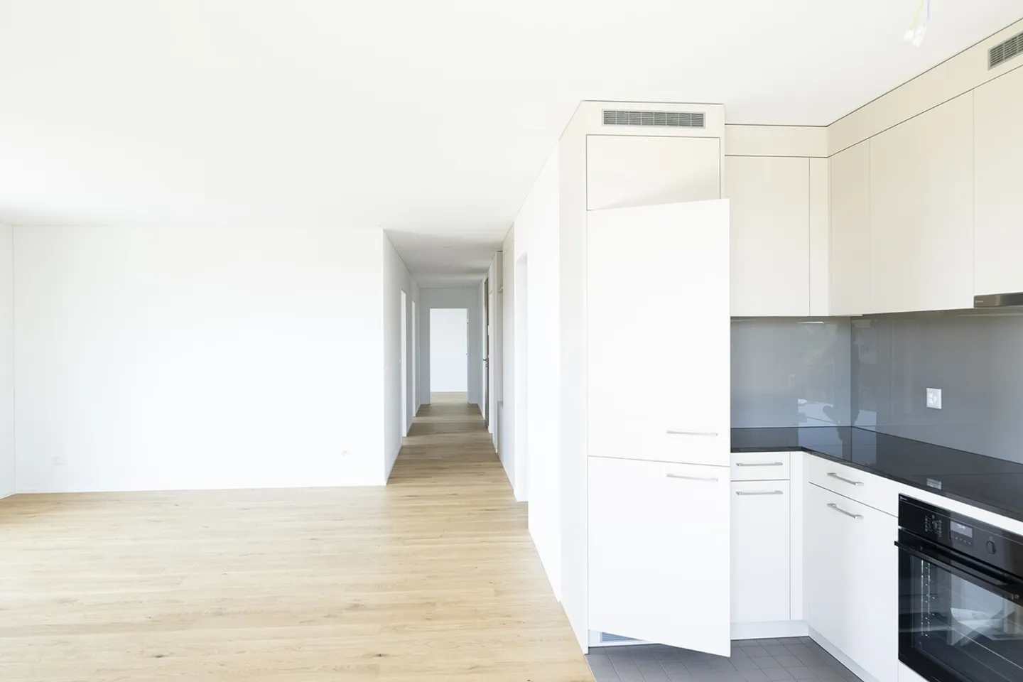 AUTUMN PROMOTION - 1 Month Free Living and CHF 1,000 Coop Voucher - FIRST RENTAL BAHNWEID in Deitingen HIGH-QUALITY LIVING IN MODERN ARCHITECTURE - Photo 2 of 13