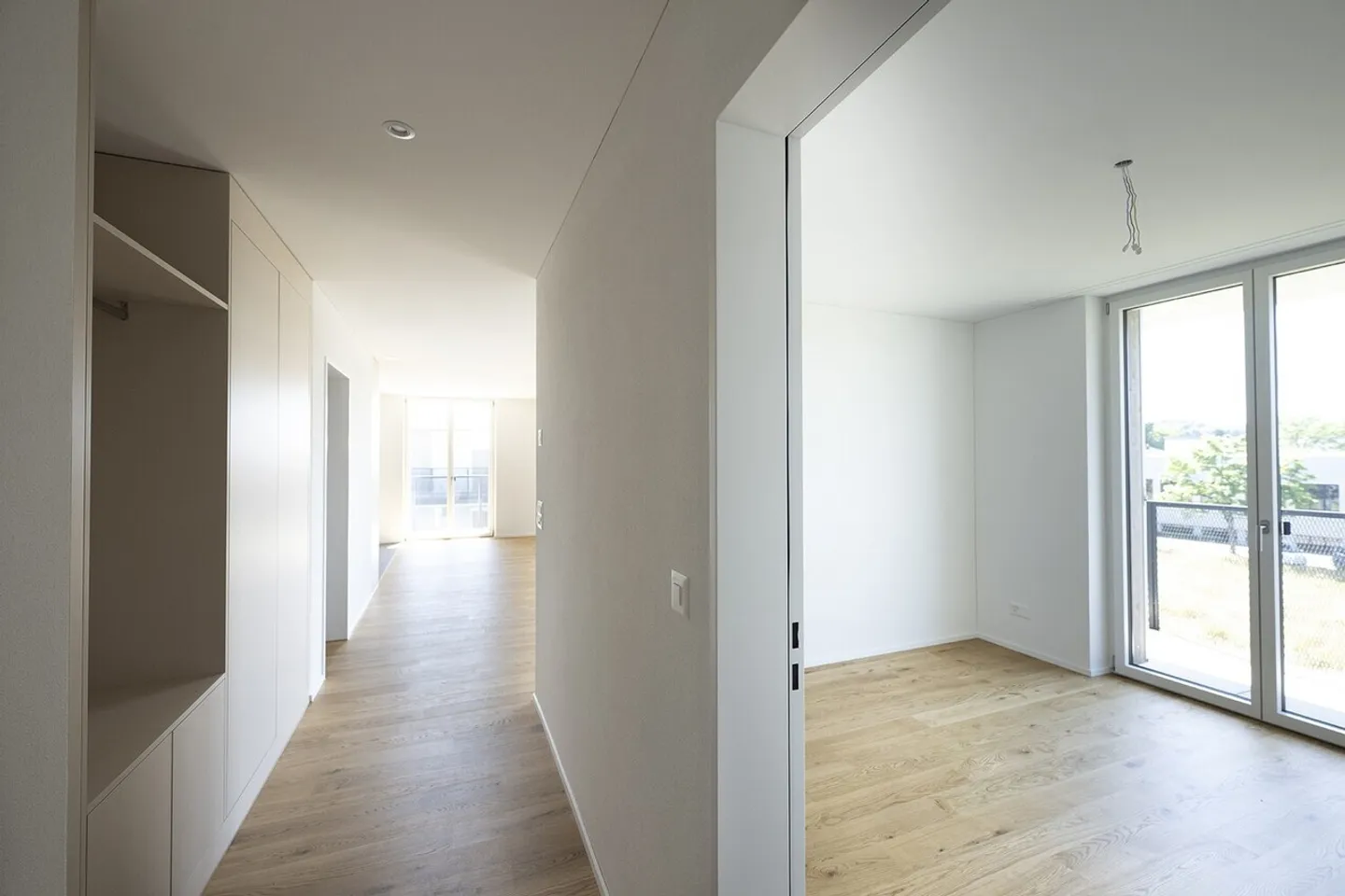 AUTUMN PROMOTION - 1 Month Free Living and CHF 1,000 Coop Voucher - FIRST RENTAL BAHNWEID in Deitingen HIGH-QUALITY LIVING IN MODERN ARCHITECTURE - Photo 6 of 13