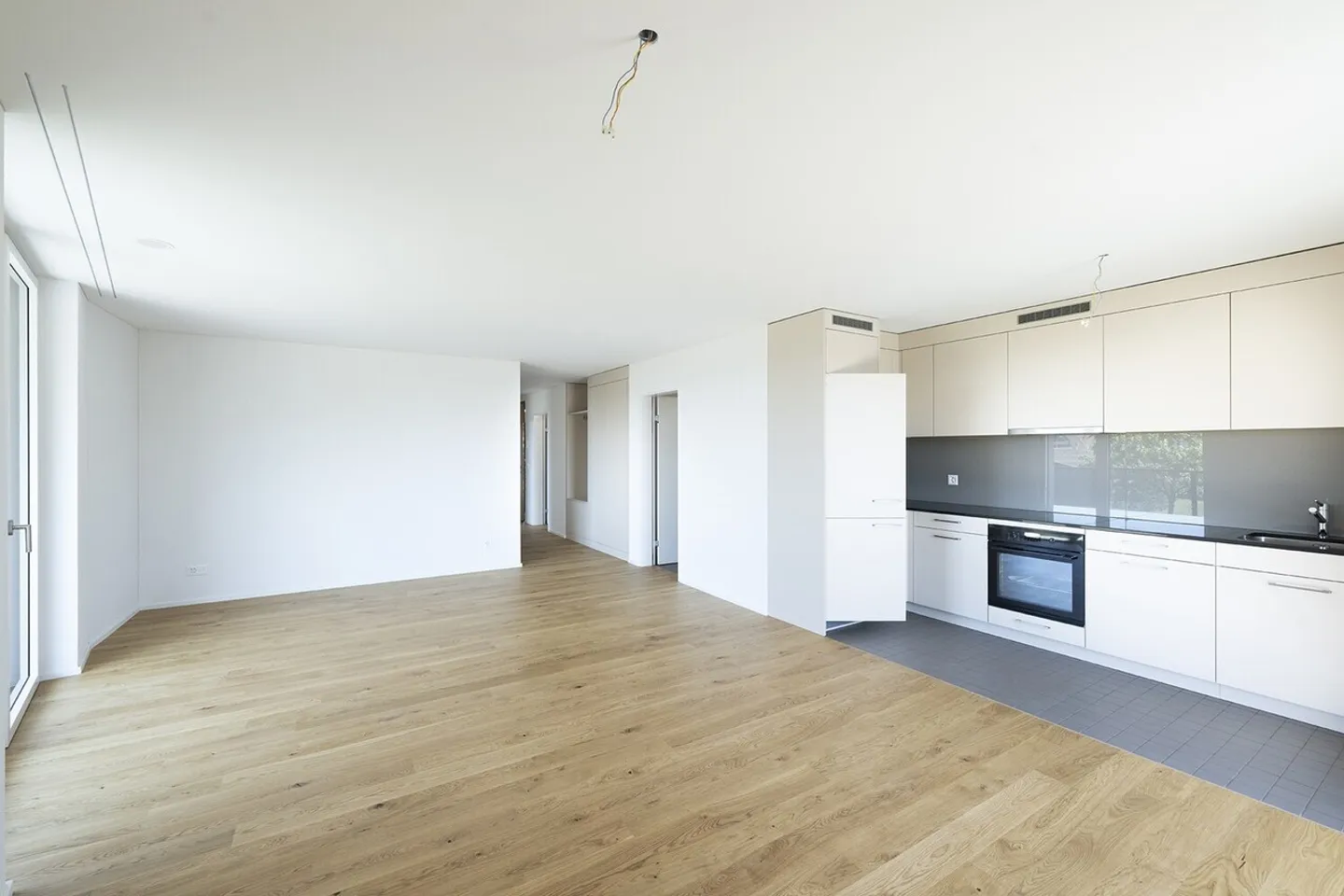 AUTUMN PROMOTION - 1 Month Free Living and CHF 1,000 Coop Voucher - FIRST RENTAL BAHNWEID in Deitingen HIGH-QUALITY LIVING IN MODERN ARCHITECTURE - Photo 9 of 13