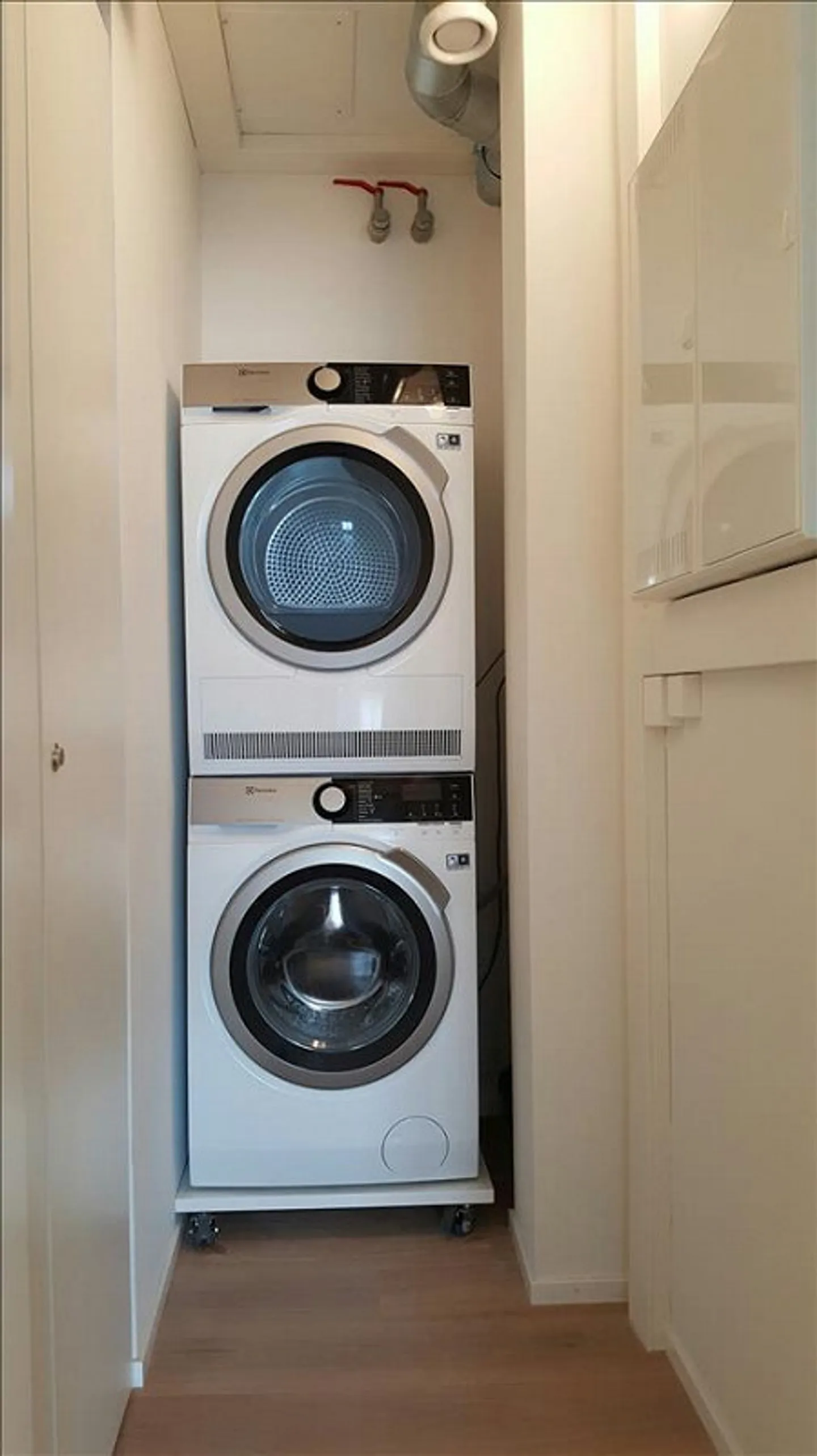 Beautiful Living! - Photo 10 of 11