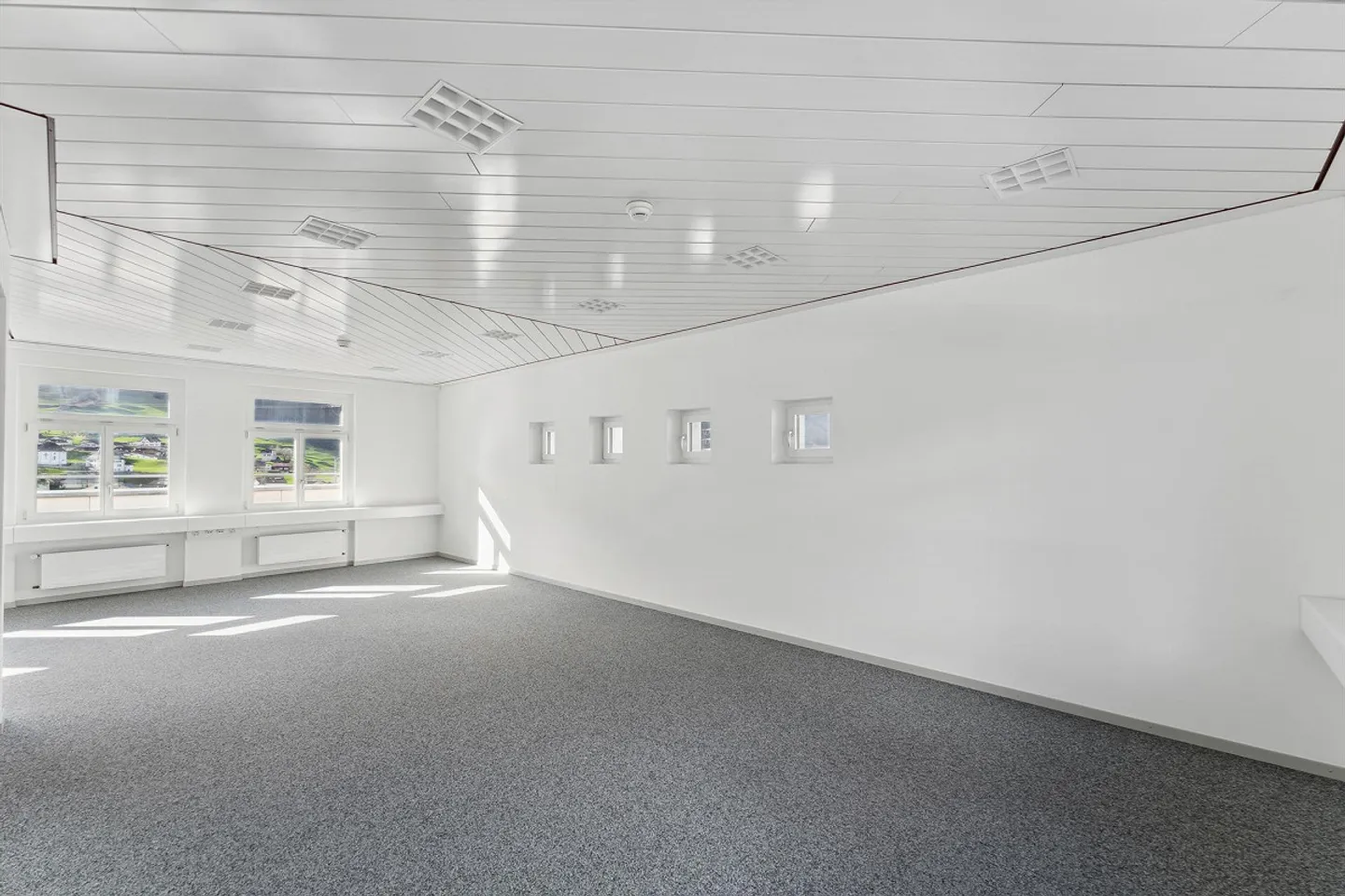 Working with Vision - Exclusive Office Space with Terrace on the 3rd Floor - Photo 5 of 7