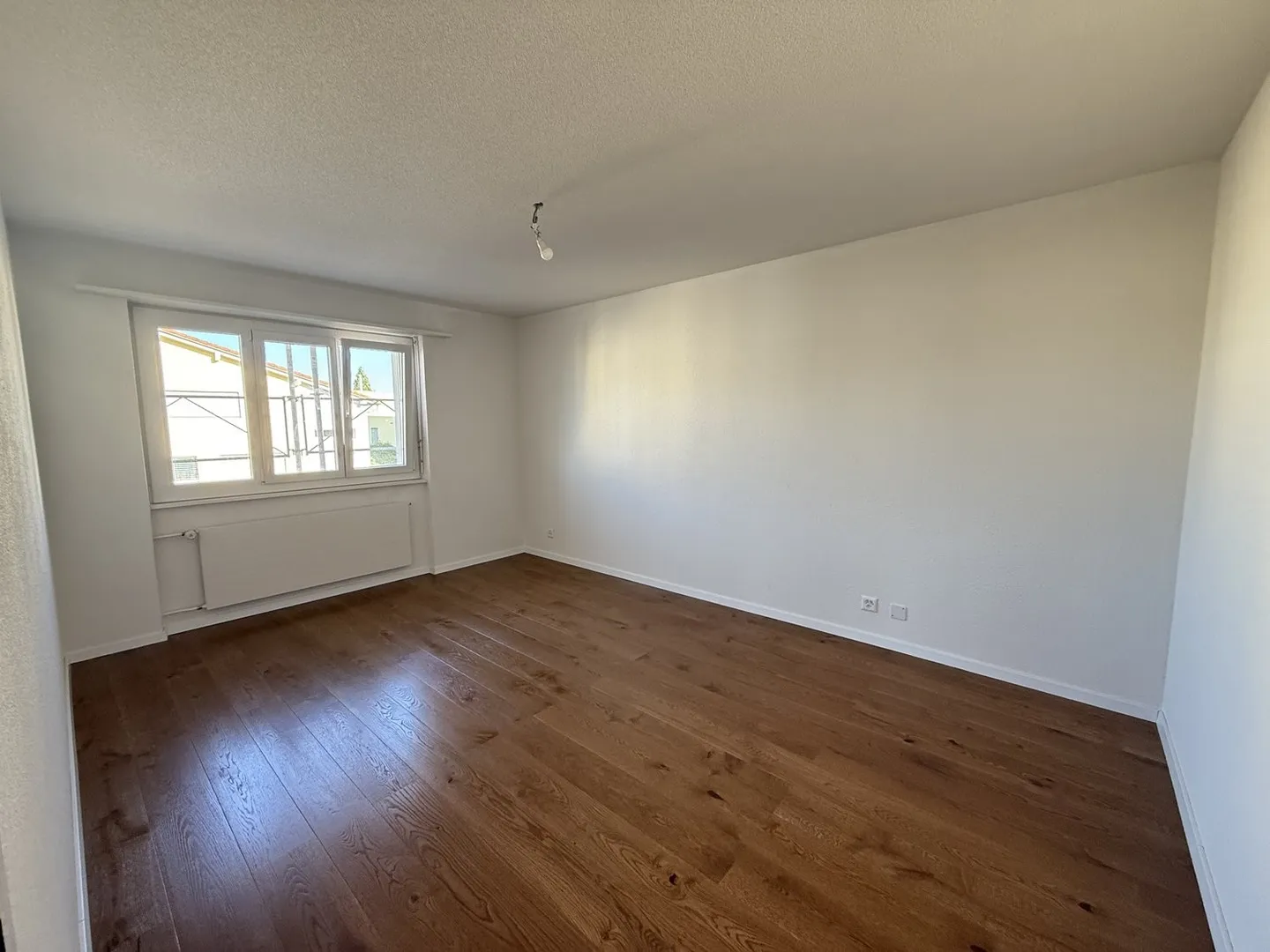 Renovierte 3.5 Zimmerwohnung in Düdingen ! - Foto 3 von 5