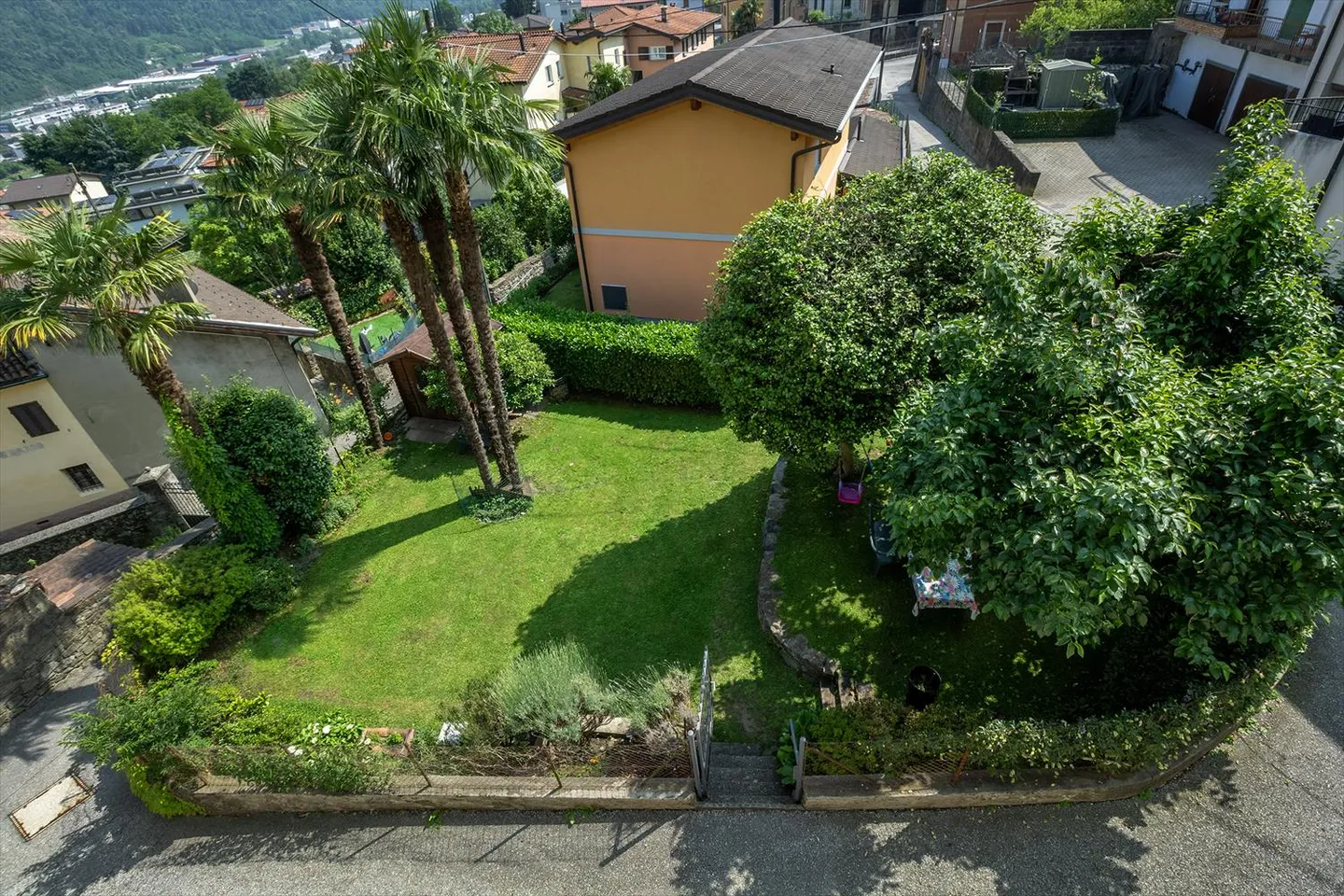 Casa a schiera con 12 stanze - Foto 8 di 11