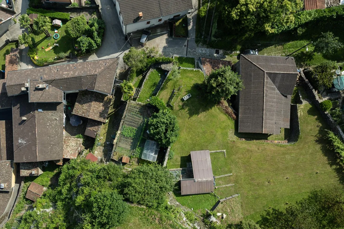 Casa a schiera con 12 stanze - Foto 10 di 11