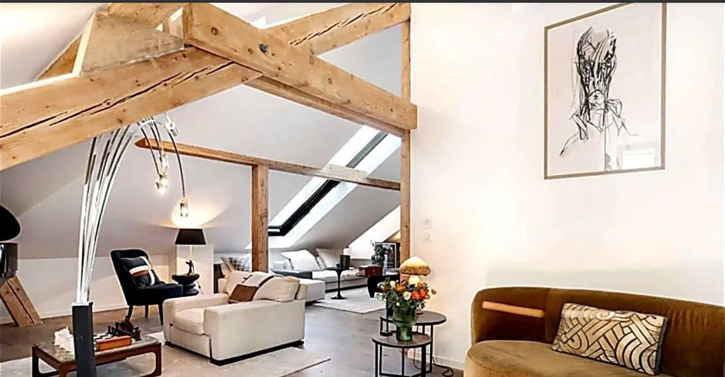 Off Market – Rare Charming Duplex in the Heart of the Old Town - Photo 3 of 10