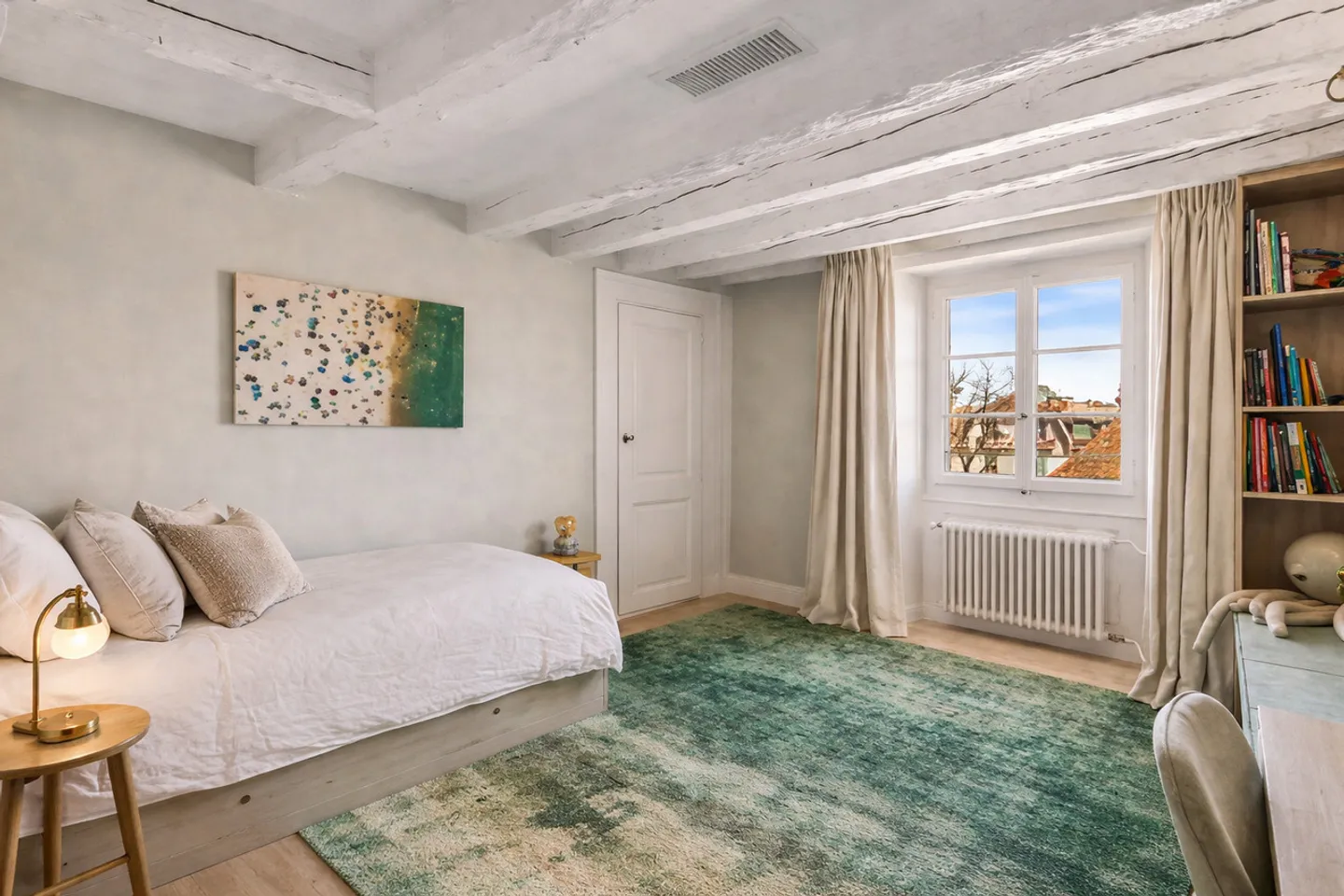 Off Market – Rare Charming Duplex in the Heart of the Old Town - Photo 7 of 10