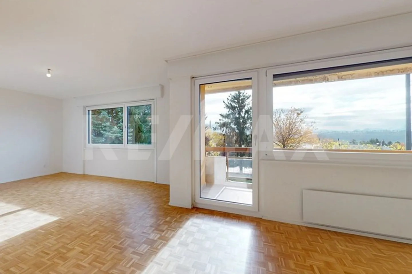 Appartement rénové avec balcon - Photo 4 sur 8