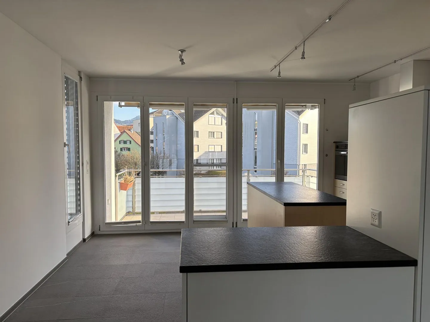 Geräumige 4.5 Zimmer Wohnung - Foto 3 von 14