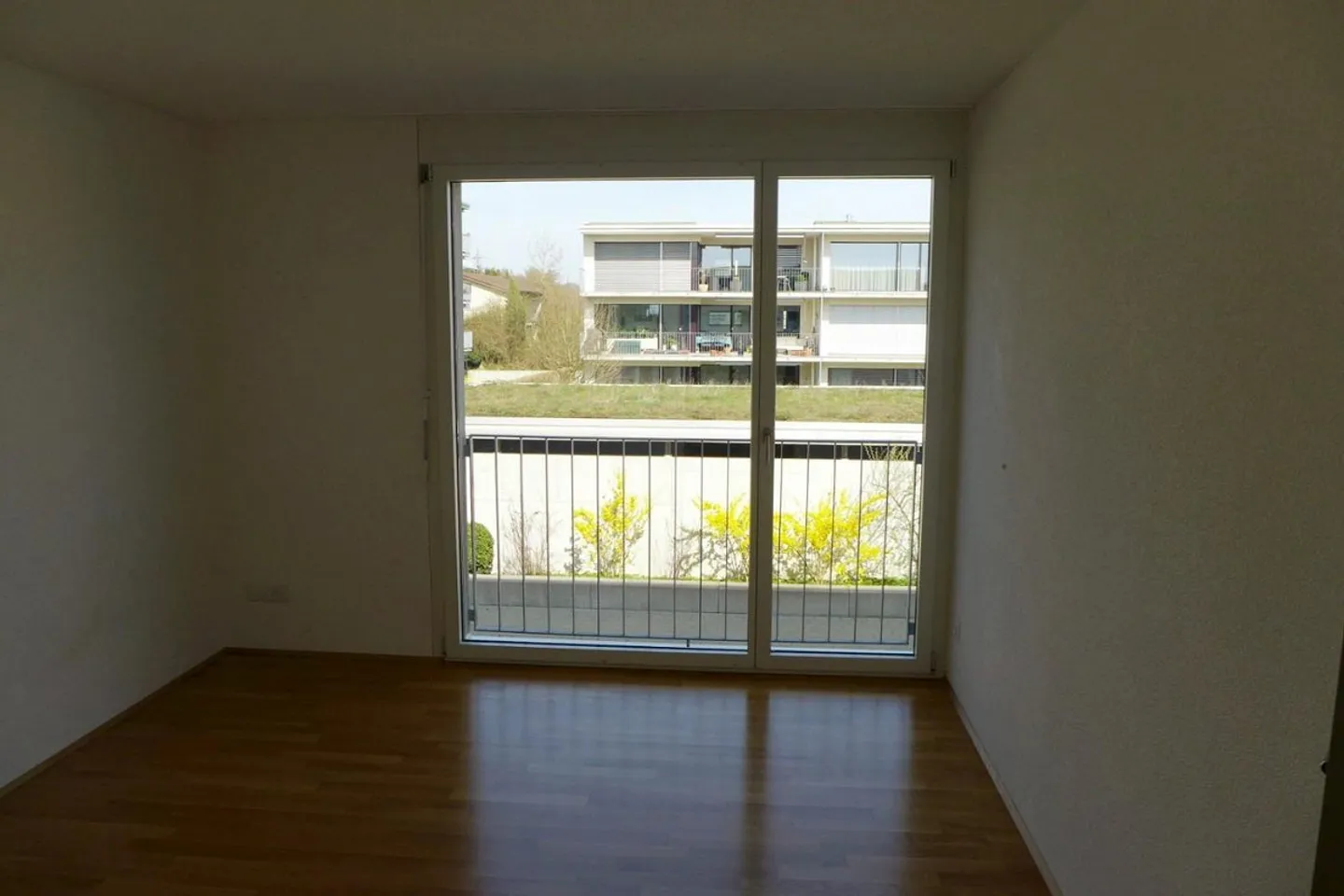 Appartement spacieux et moderne - Photo 11 sur 13