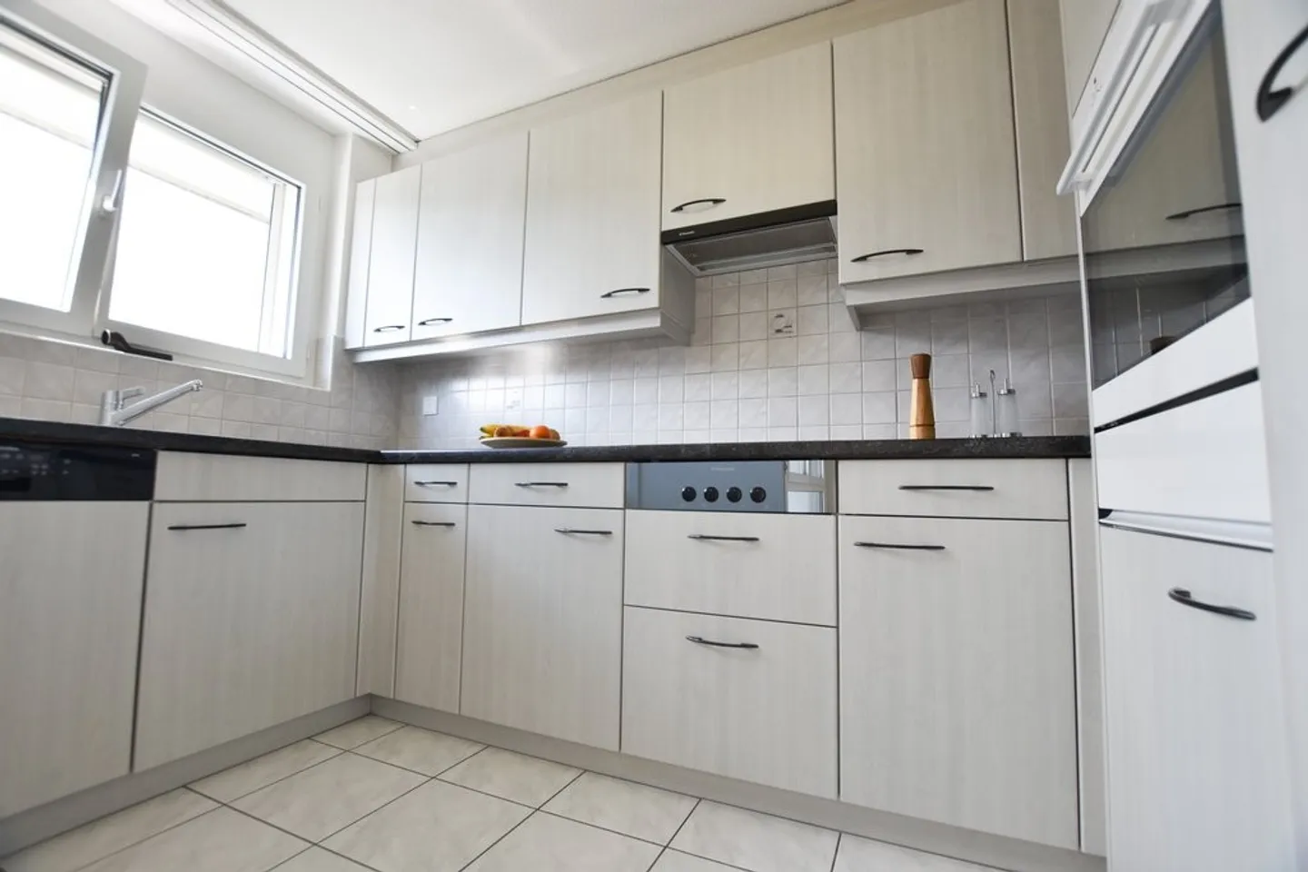 4.5-Zimmerwohnung mit Gartensitzplatz und eigener Waschküche - Foto 9 von 12