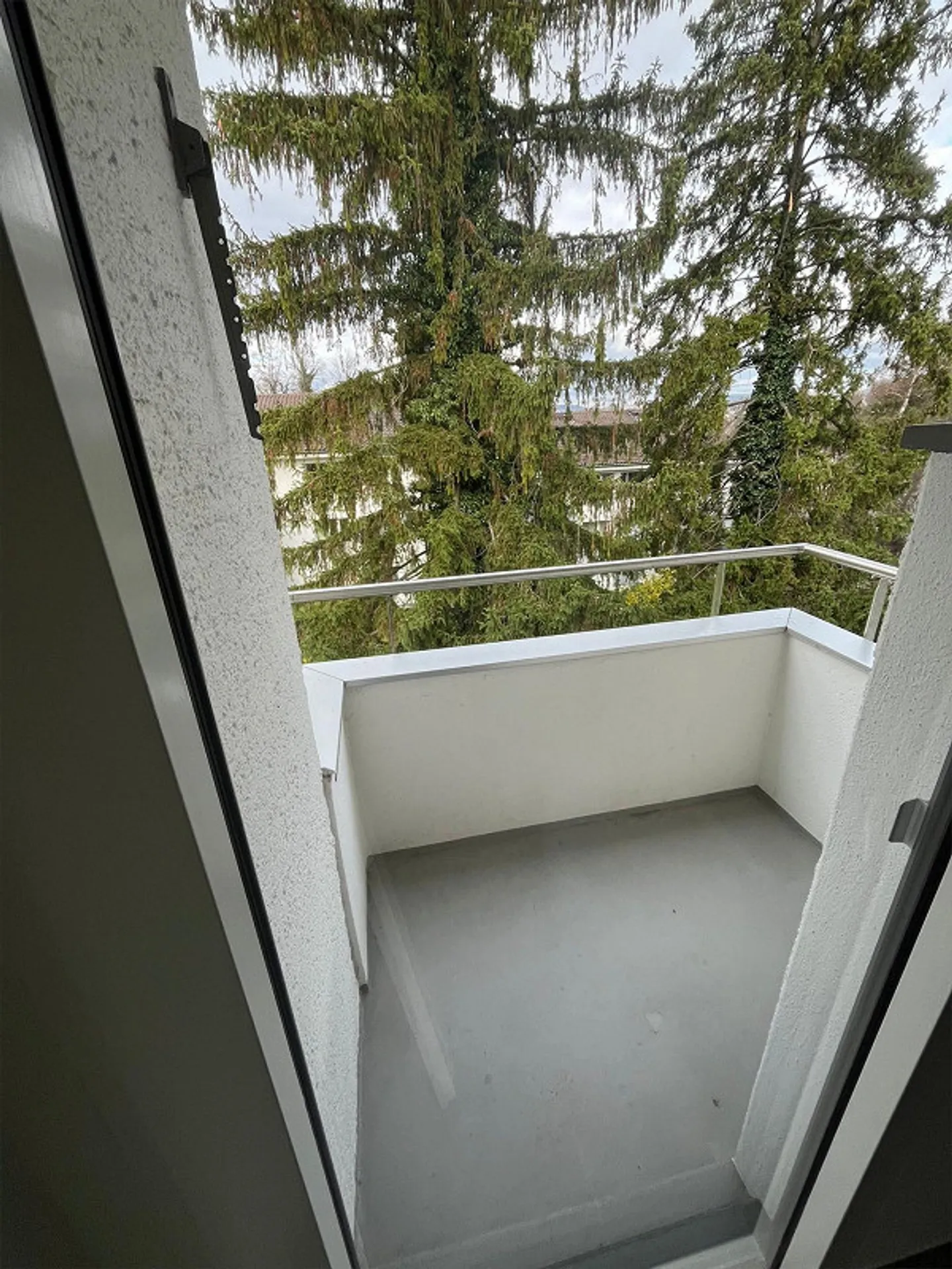 Appartamento 5.5 stanze ristrutturato con attrezzature moderne - Foto 6 di 7