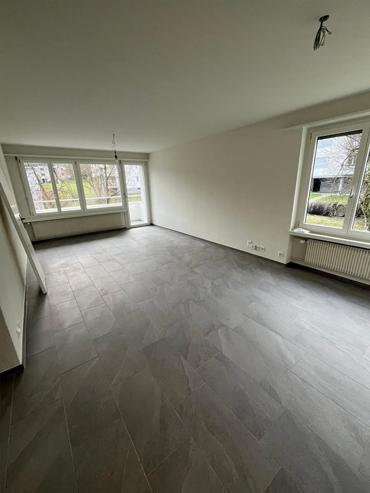 Appartamento 5.5 stanze ristrutturato con attrezzature moderne - Foto 2 di 7