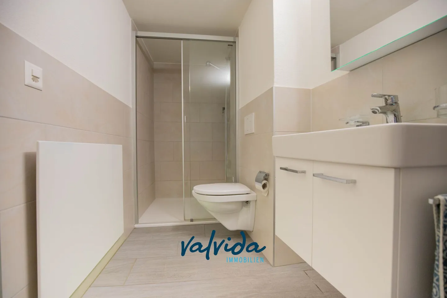 Appartement moderne de 3,5 pièces à louer à Varen - Photo 4 sur 10