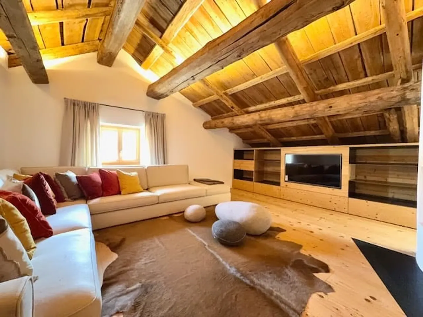 Zuoz - Elegant Apartment in a Typical Engadine House - Photo 2 of 13