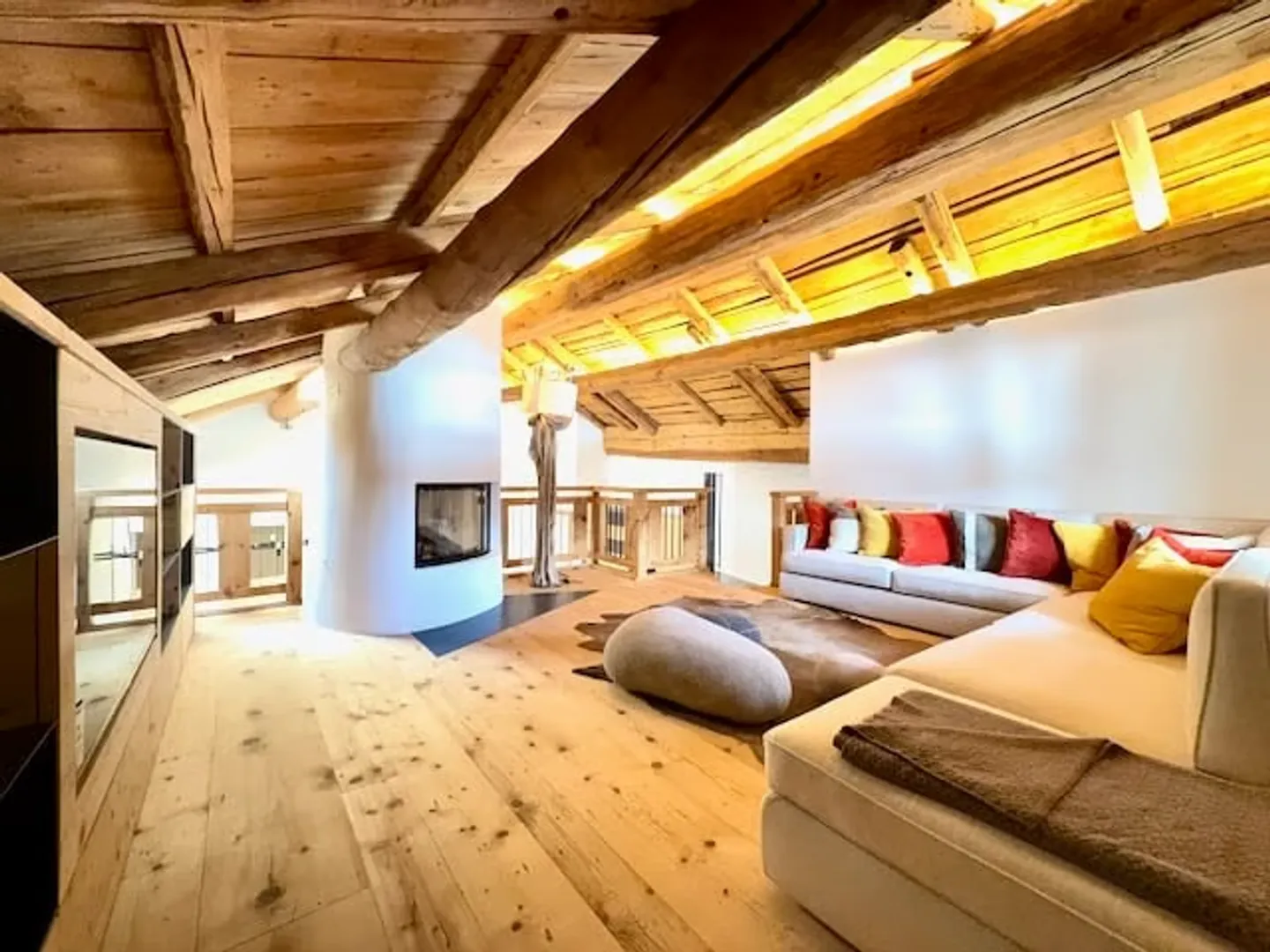 Zuoz - Elegant Apartment in a Typical Engadine House - Photo 3 of 13