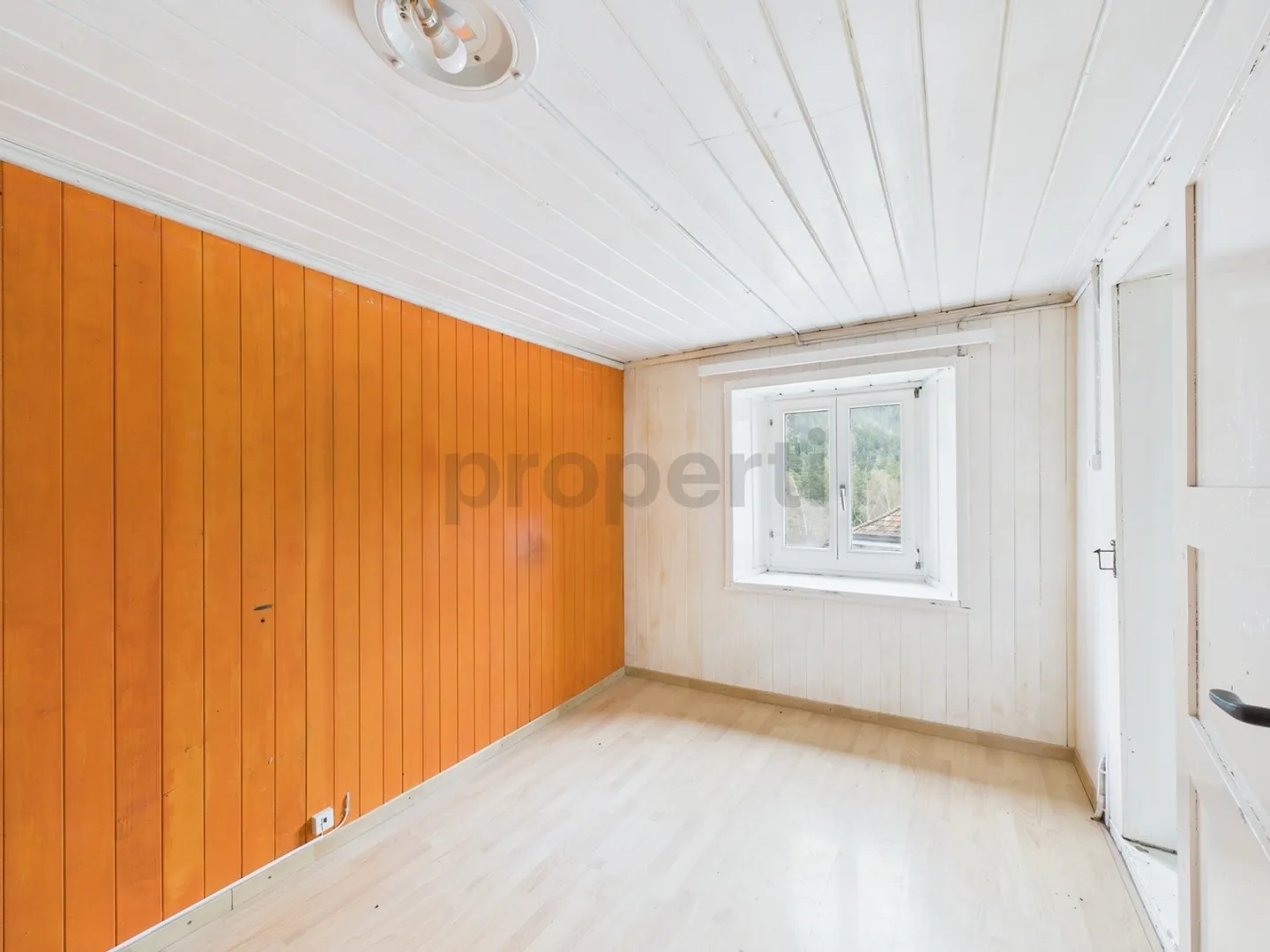 3.5-Zimmer Dachwohnung mit historischem Charme in Surava - Foto 10 von 13