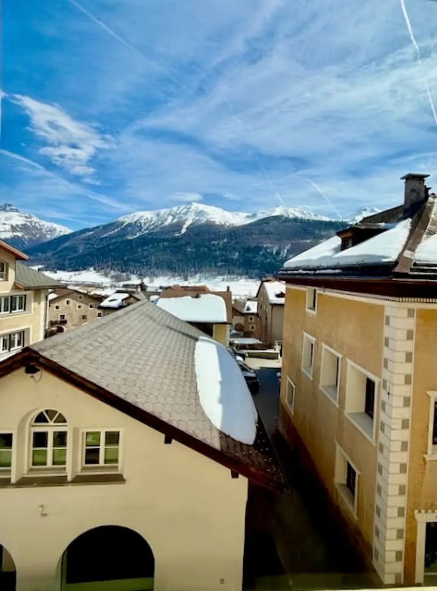 Zuoz - Elegant Apartment in a Typical Engadine House - Photo 12 of 13