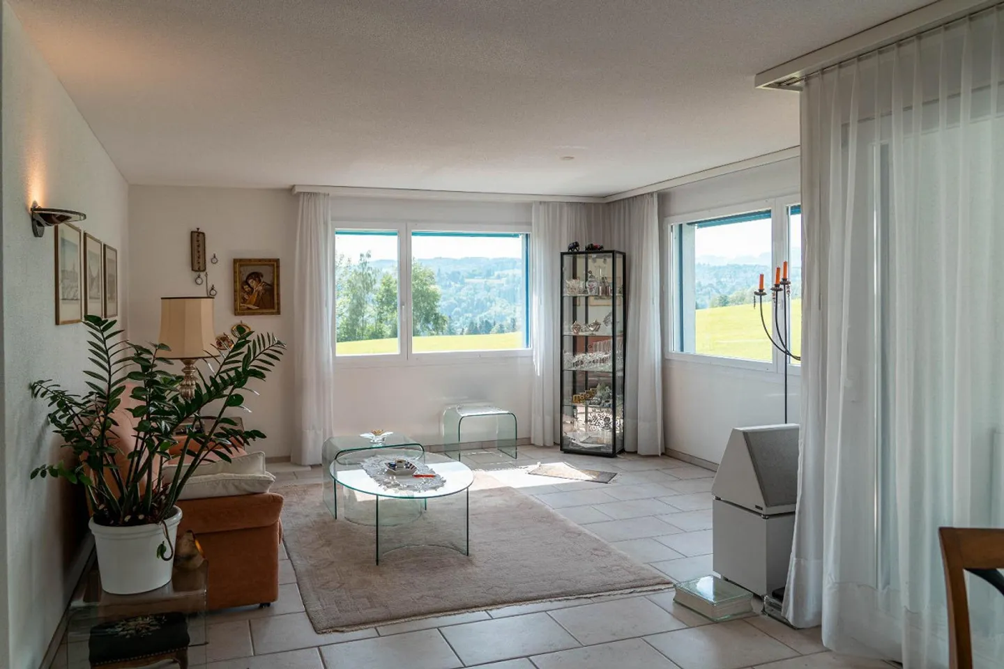 Helle Wohnung mit traumhaftem Ausblick - Foto 2 von 12