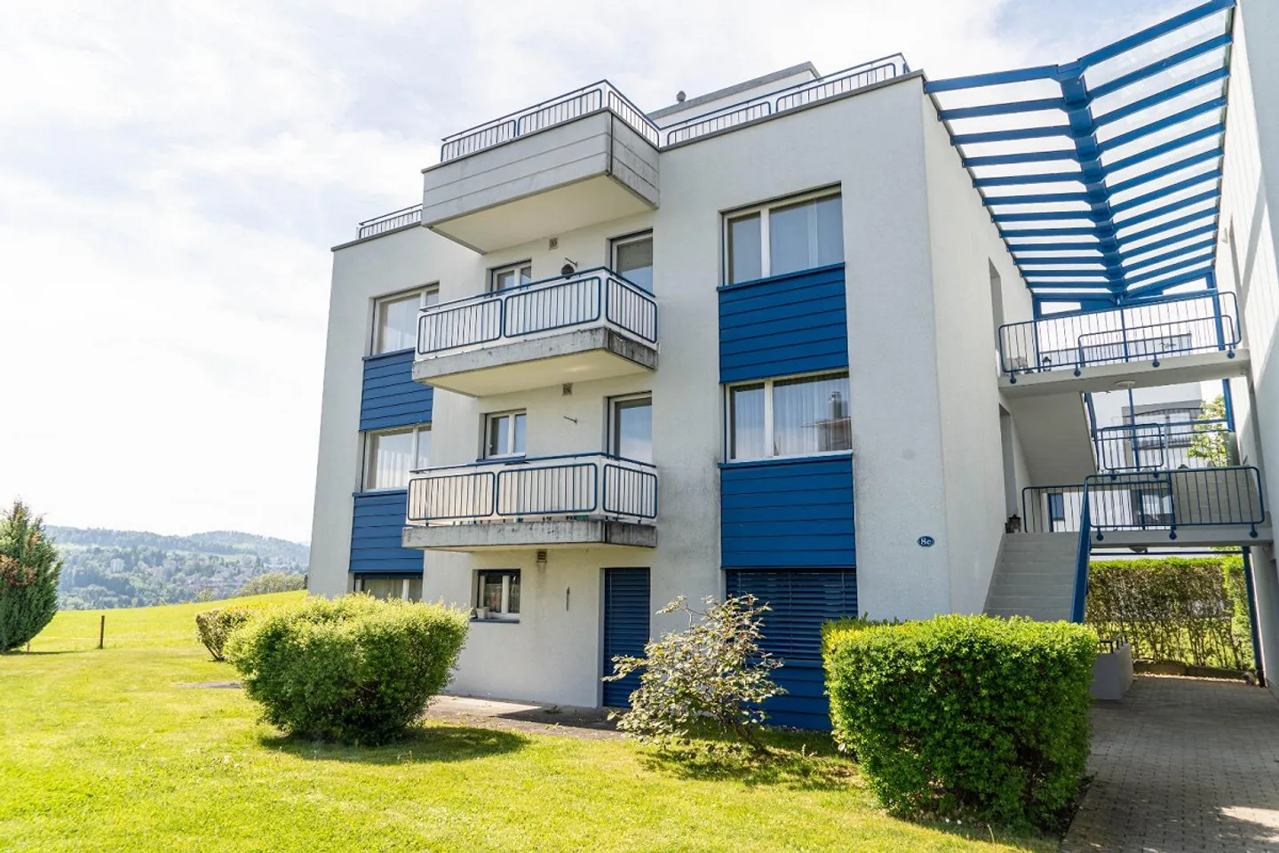 Helle Wohnung mit traumhaftem Ausblick - Foto 1 von 12