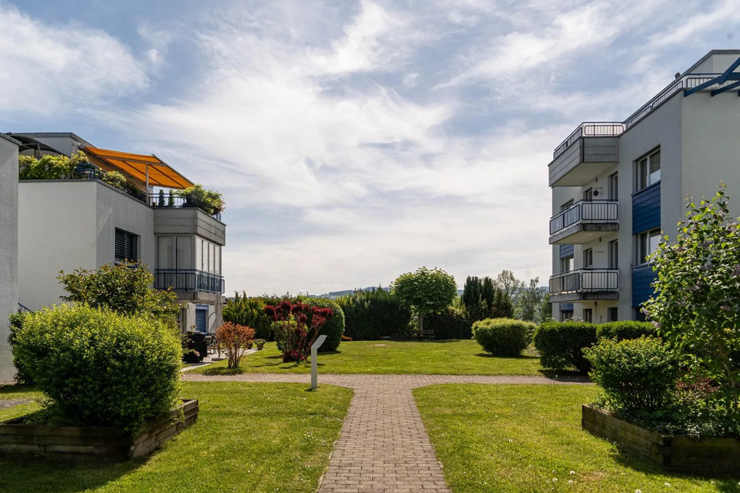 Helle Wohnung mit traumhaftem Ausblick - Foto 4 von 12