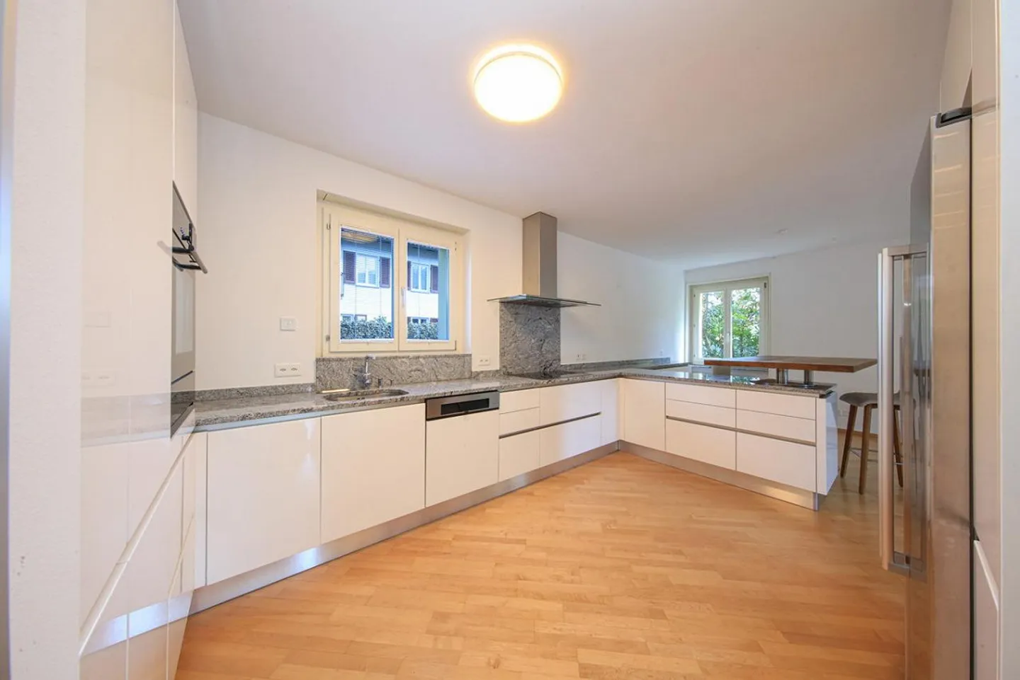 Appartamento spazioso con terrazza - Foto 3 di 8