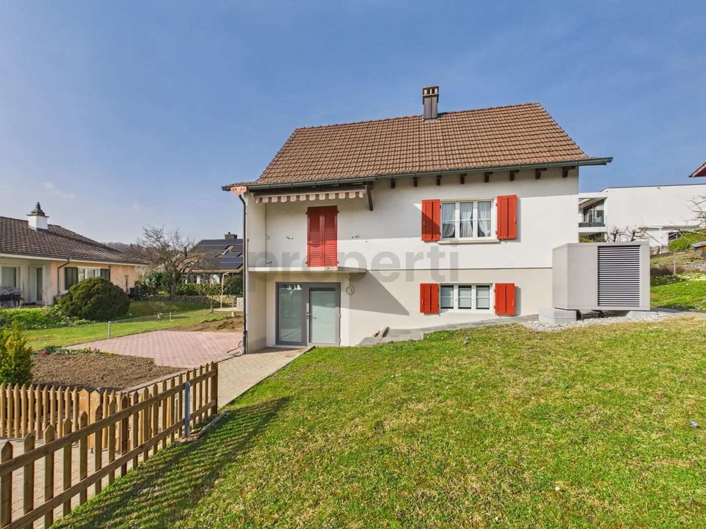 Maison de ville moderne avec jardin - Photo 1 sur 13