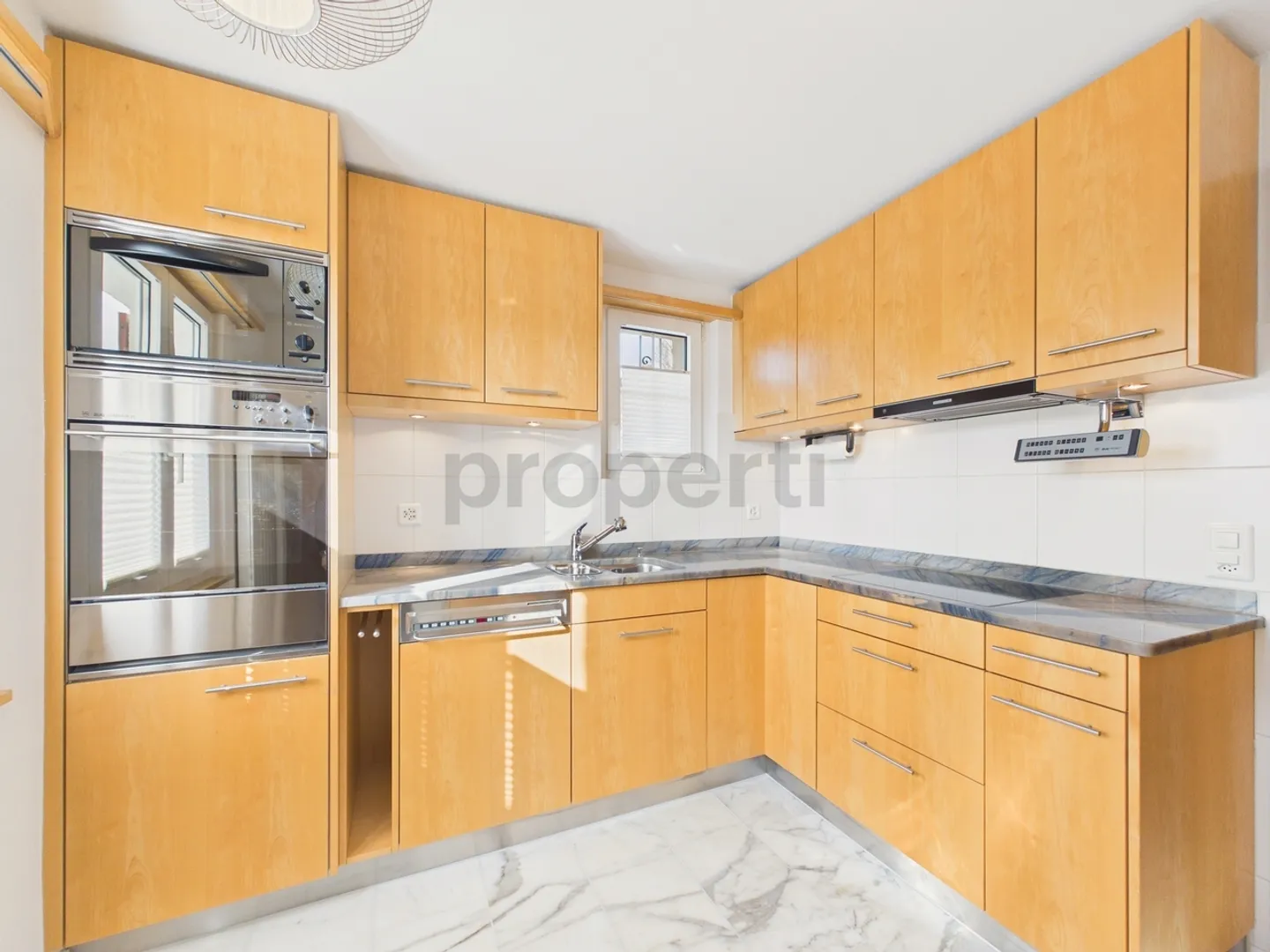 Maison de ville moderne avec jardin - Photo 4 sur 13