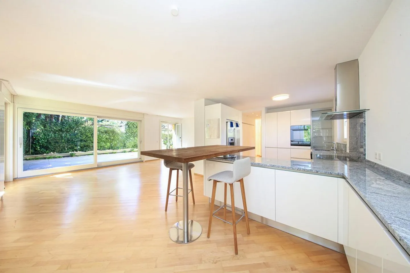 Appartamento spazioso con terrazza - Foto 4 di 8