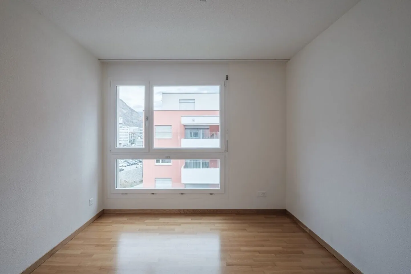 Modern Living in Visp - Photo 4 of 8