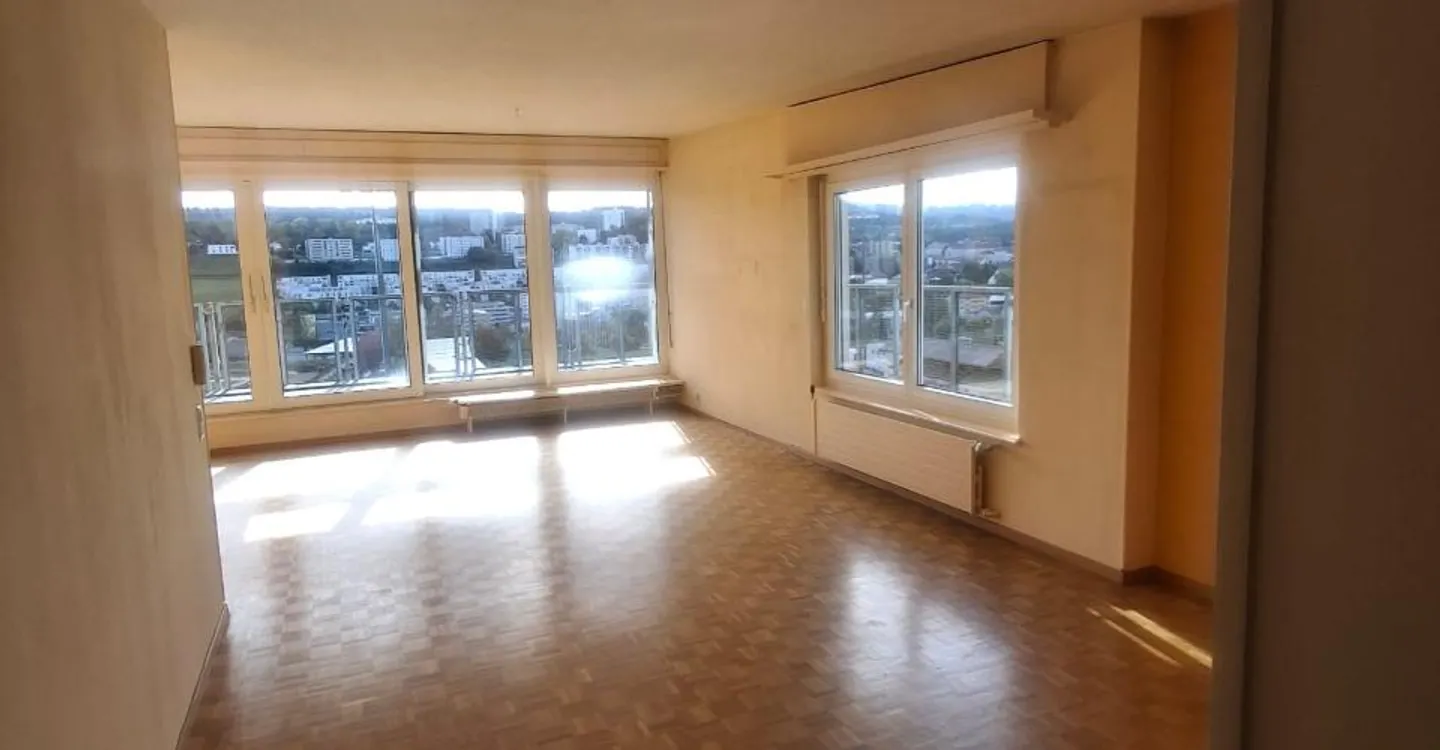 außergewöhnliche Penthouse-Wohnung mit 4,5 Zimmern - Foto 3 von 18