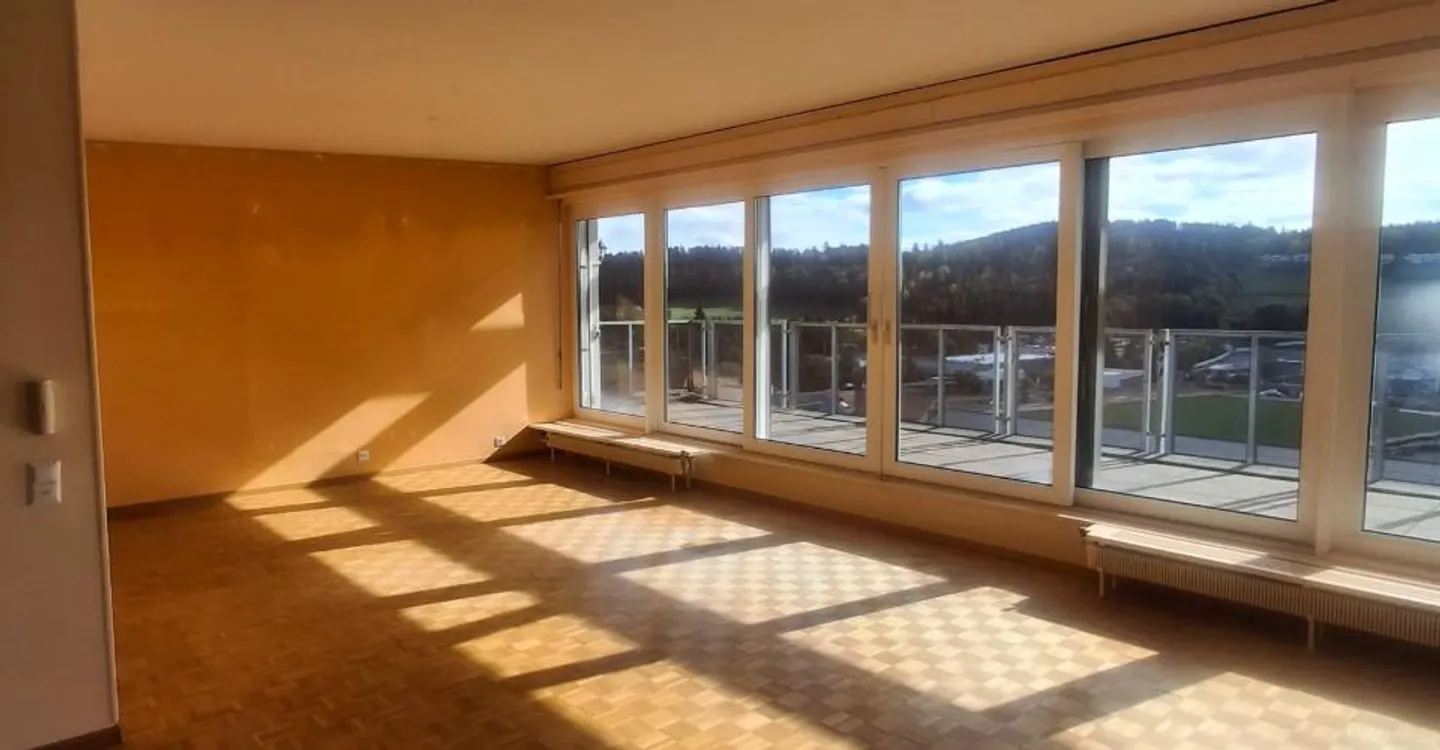 außergewöhnliche Penthouse-Wohnung mit 4,5 Zimmern - Foto 6 von 18