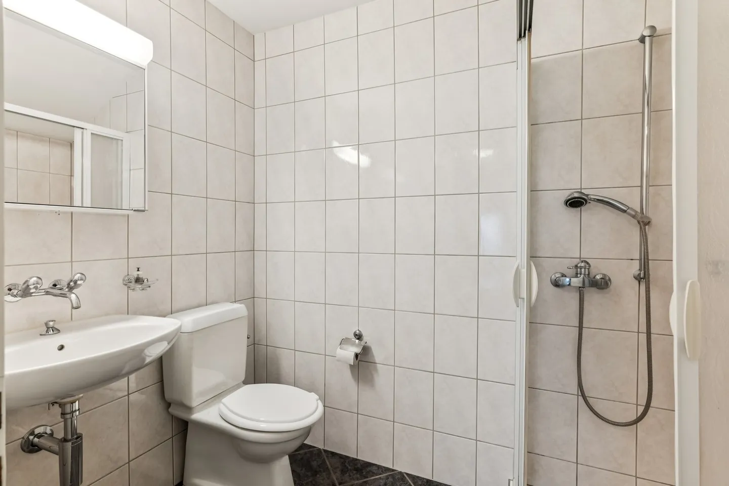 Affordable Apartment in Well-Maintained Property - Photo 9 of 11