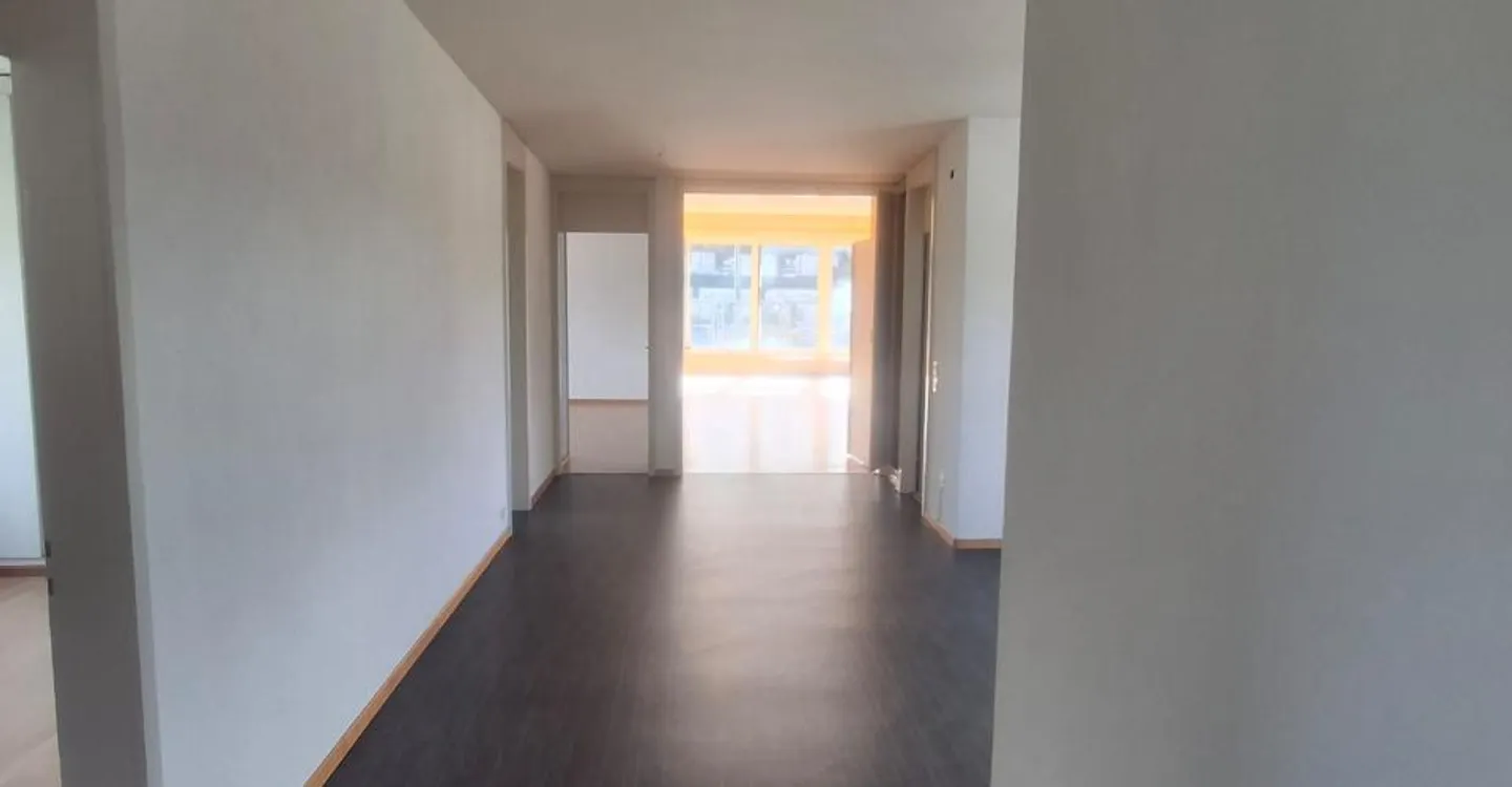 außergewöhnliche Penthouse-Wohnung mit 4,5 Zimmern - Foto 8 von 18