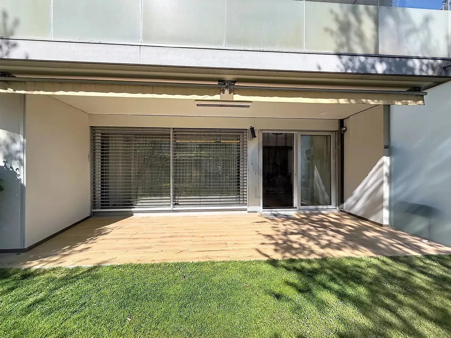 Spacious Garden Apartment in Châtelaine - Photo 13 of 15