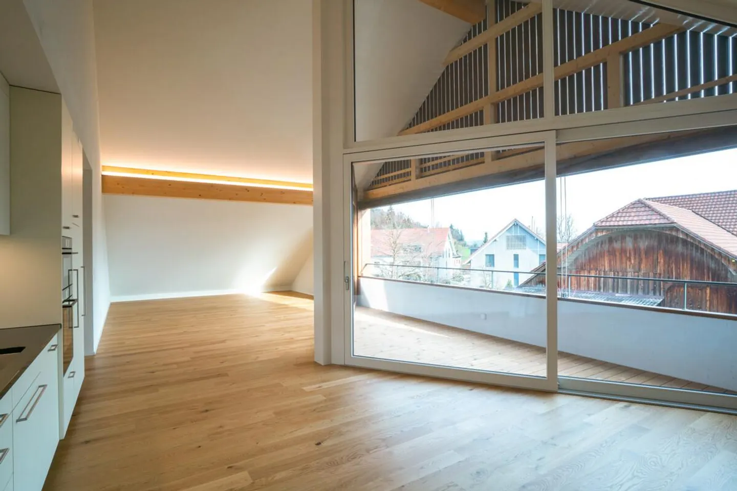 Great attic apartment in Gerzensee with mountain view - Photo 3 of 12