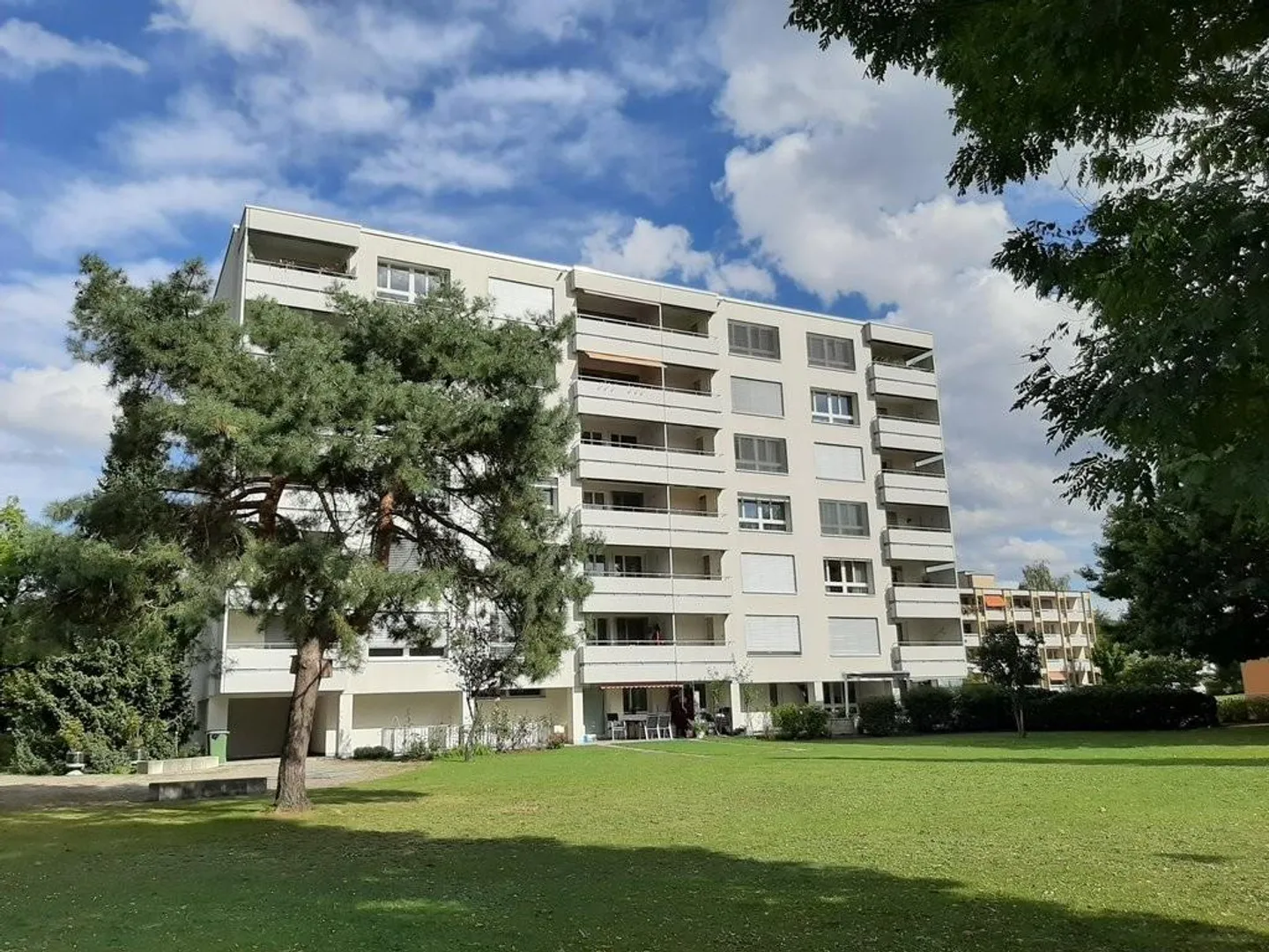 Outdoor parking space for rent - Photo 1 of 1