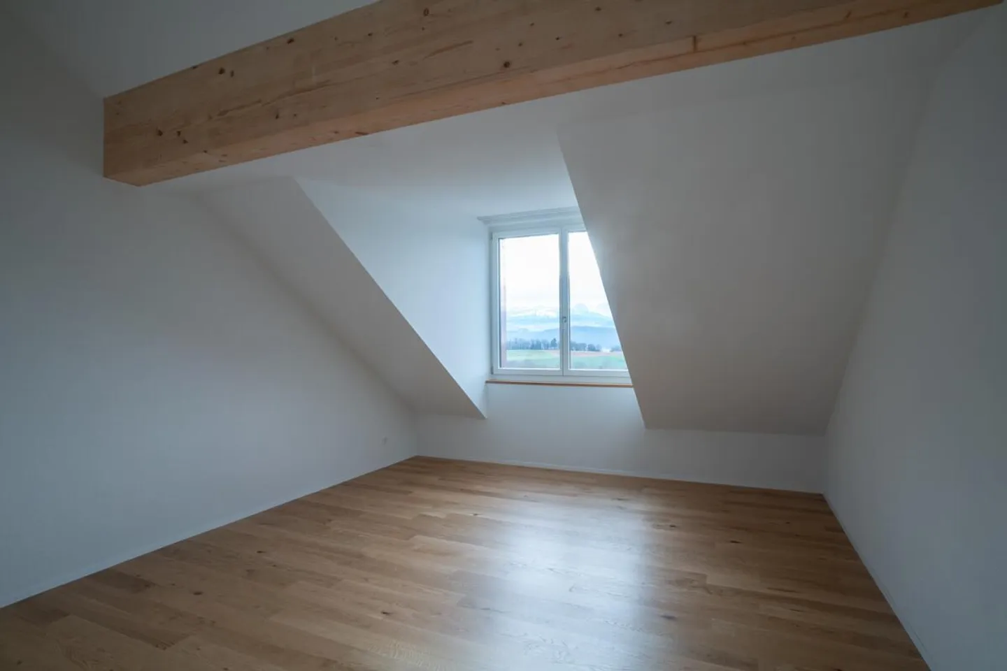 Great attic apartment in Gerzensee with mountain view - Photo 5 of 12