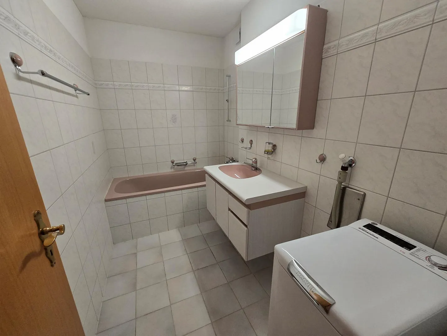 Spacious Garden Apartment with Winter Garden - Photo 12 of 14