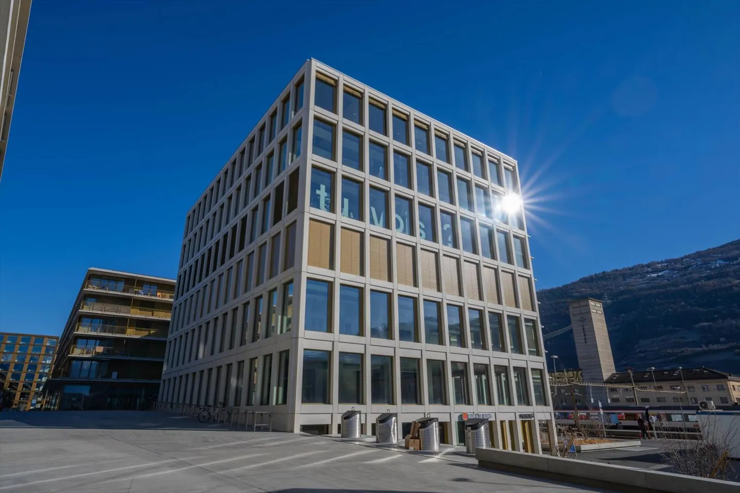 Superba arcade commerciale di 171,46 m2 in affitto nel nuovo quartiere Cour de Gare a Sion - Foto 5 di 5