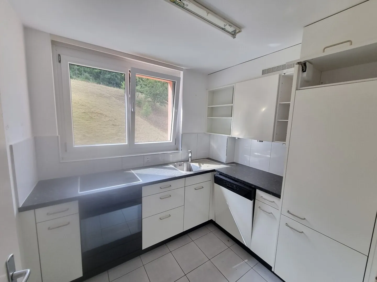 Geräumige 4.5 Zimmer-Wohnung - Foto 2 von 8