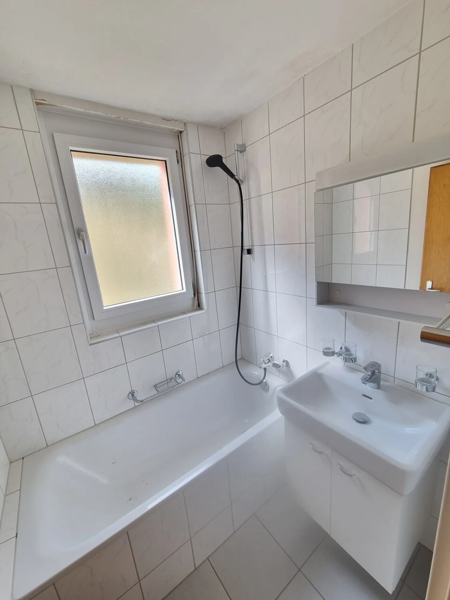 Geräumige 4.5 Zimmer-Wohnung - Foto 3 von 8