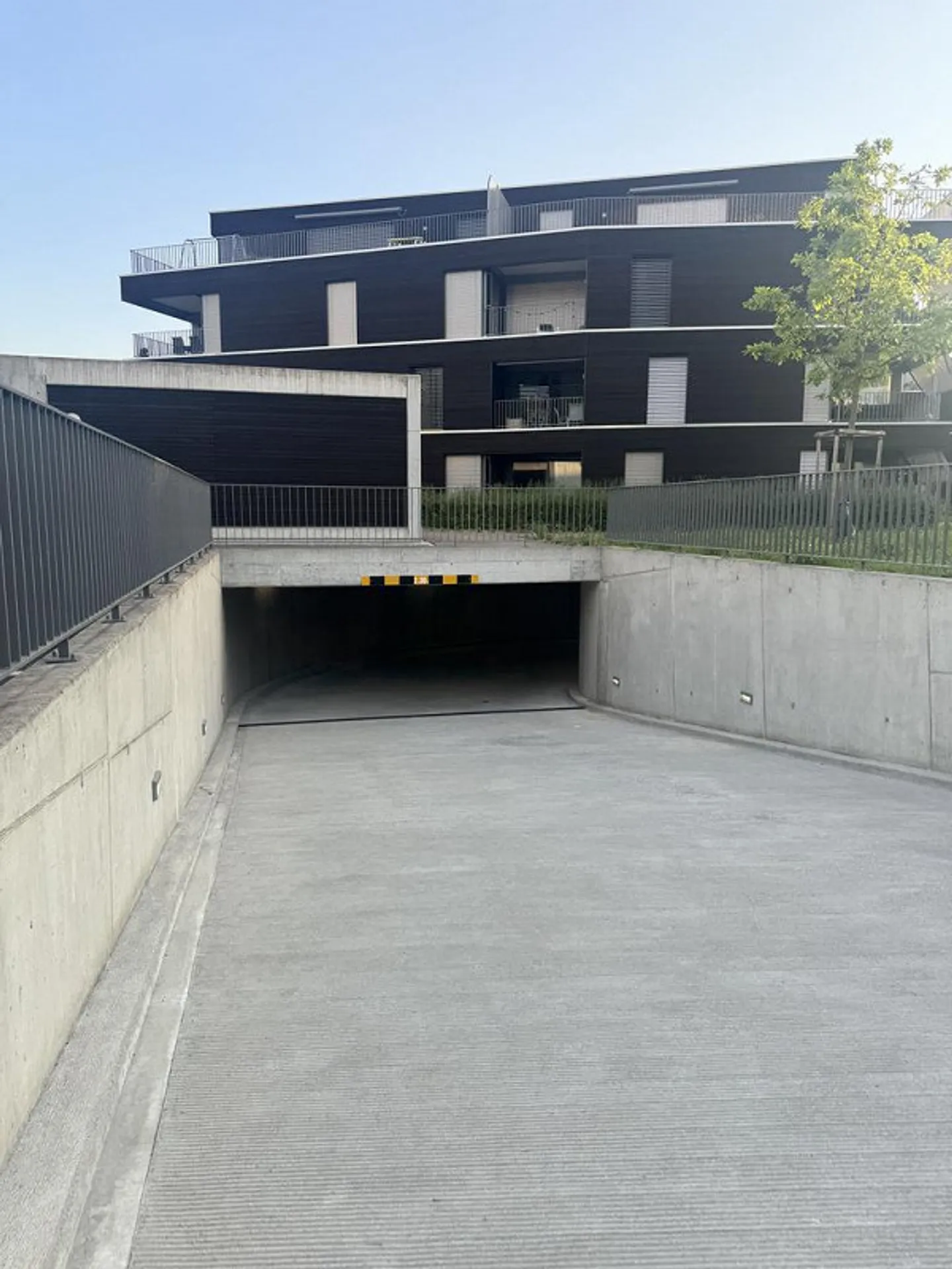 Motorradplatz zu vermieten - Foto 1 von 3