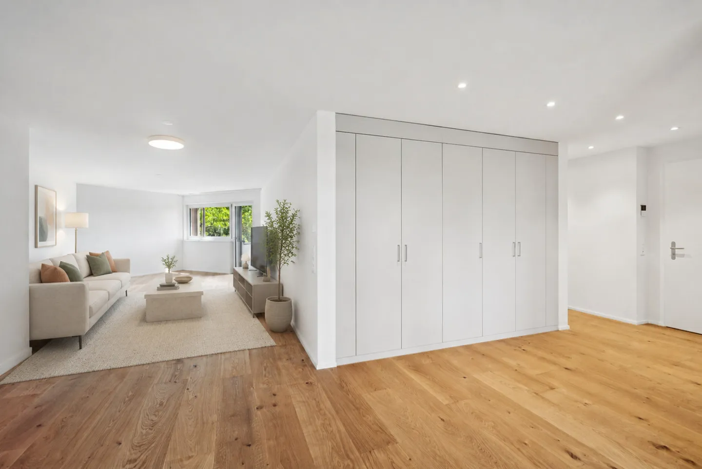 Moderne 4.5-Zimmerwohnung mit Balkonen - Foto 2 von 8